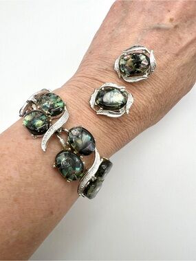 VINTAGE Coro Bracelet Set • Green Black Opal Confetti Lucite • Silver Tone